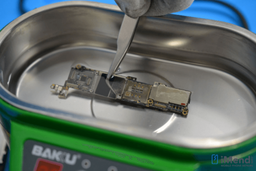 Ultrasonic-Cleaning-iphone