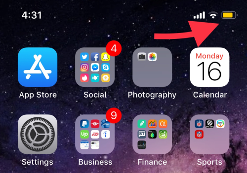 battery indicator yellow iphone